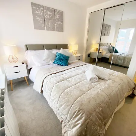 Gild House 2-Bedroom Apartment Close To Town Centre-2